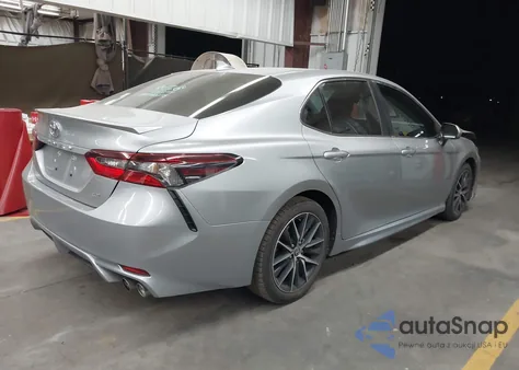 2021 Toyota Camry Se z USA, uszkodzony, nr VIN 4T1G11AK5MU478555